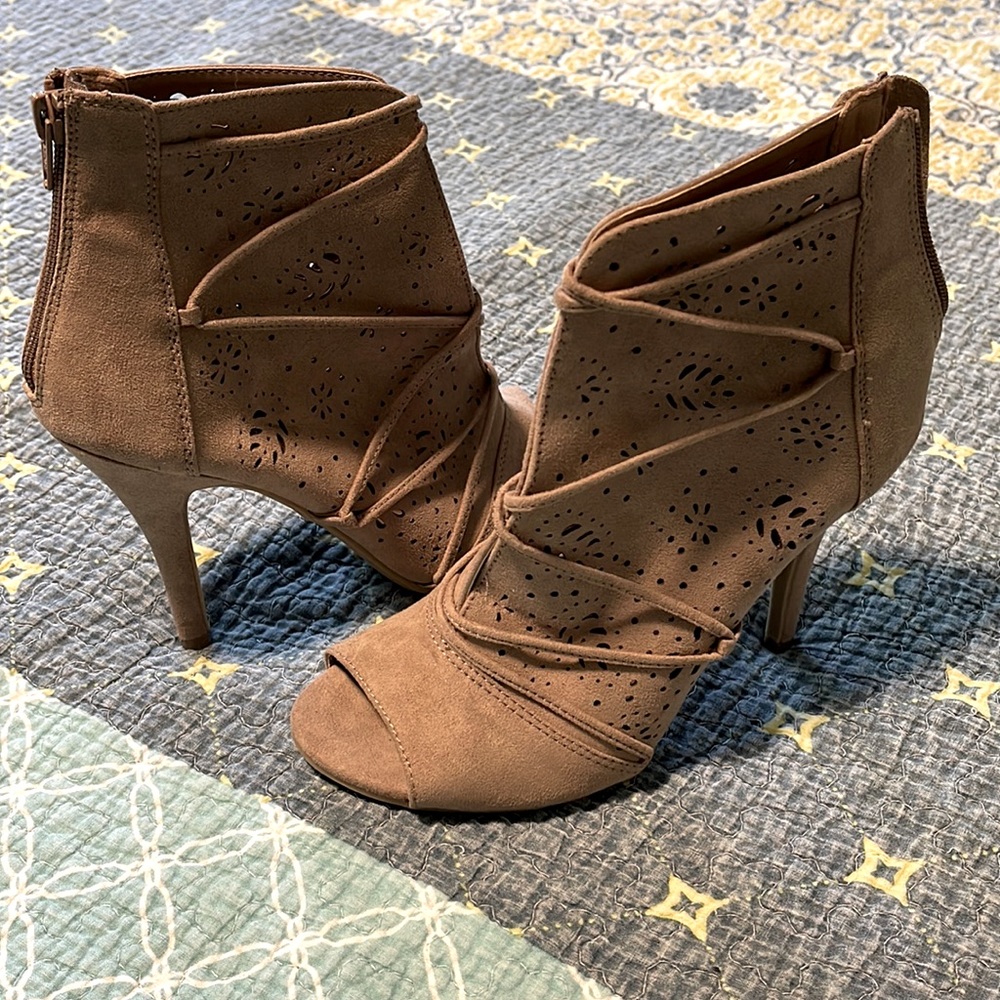 Lauren Conrad peep toe heels
